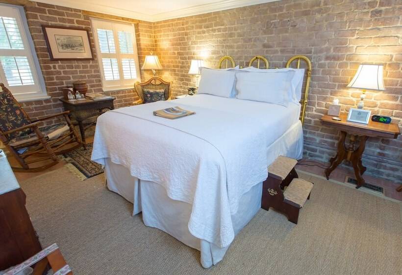 标准间, Ballastone Inn