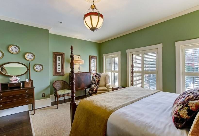 标准间, Ballastone Inn