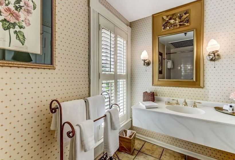 标准间, Ballastone Inn