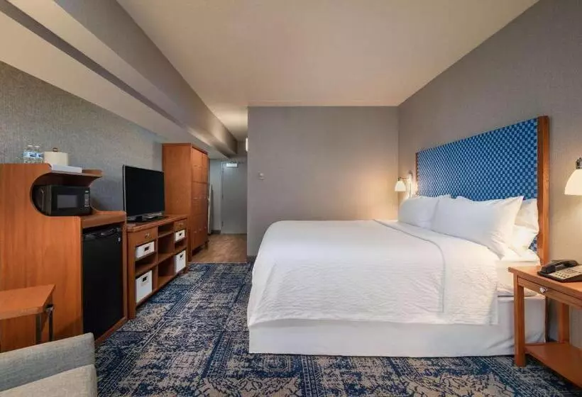 اتاق استاندارد با تخت بزرگ برای معلولان, Bangor Aviator Hotel Bw Premier Collection