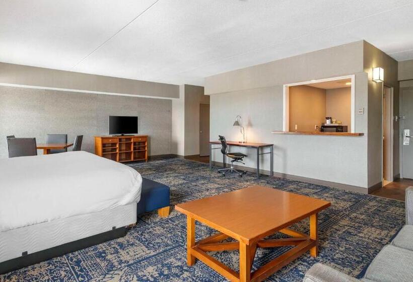 Люкс Кровать Кинг, Bangor Aviator Hotel Bw Premier Collection