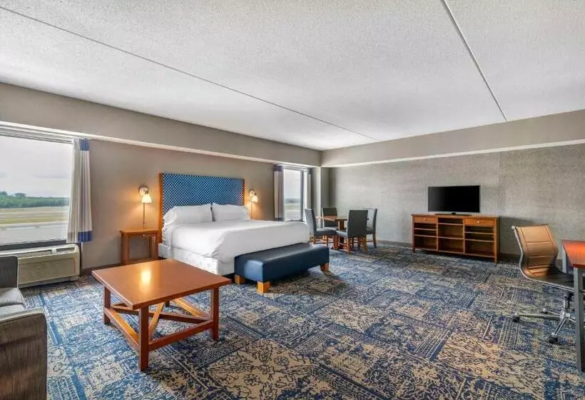سوئیت با تخت بزرگ, Bangor Aviator Hotel Bw Premier Collection