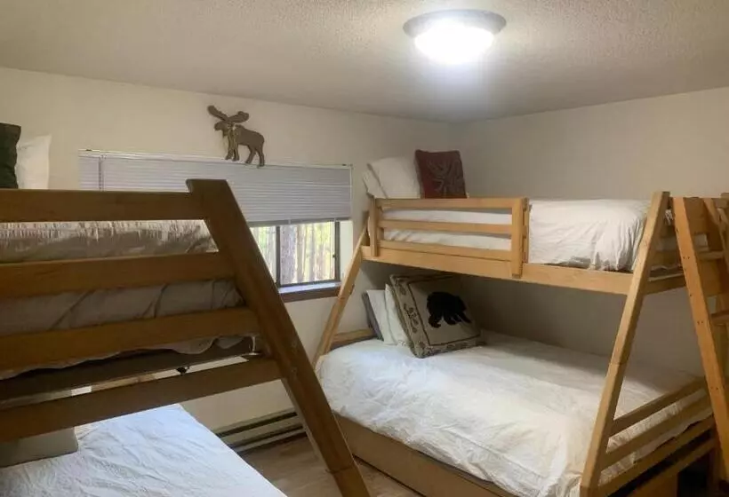 آپارتمان 1 خوابه همکف, Beaver Village Apartment
