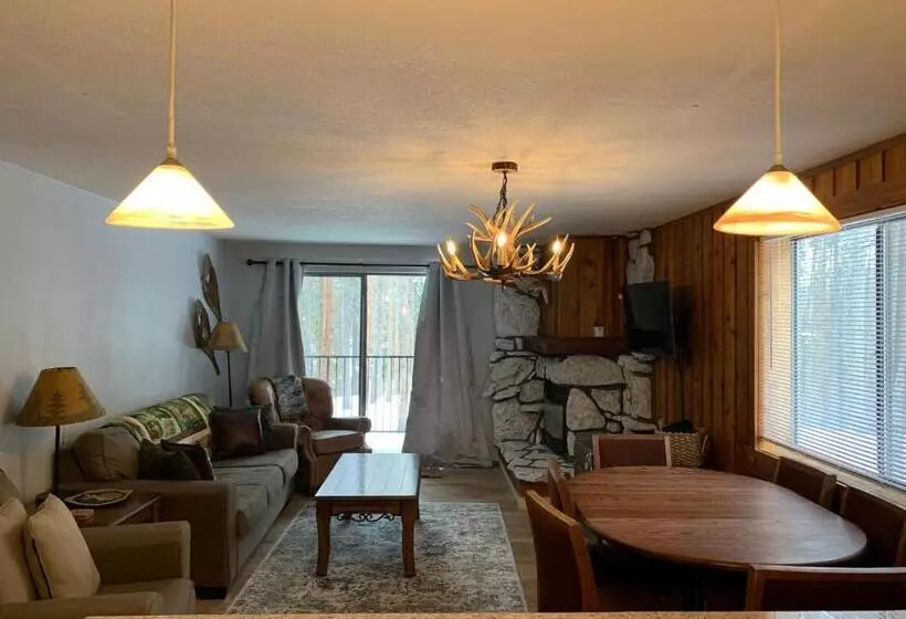 آپارتمان 1 خوابه همکف, Beaver Village Apartment