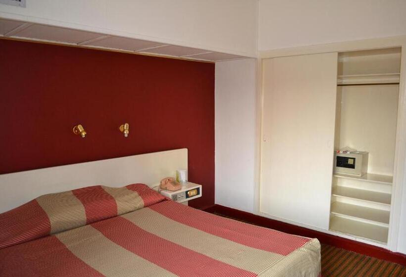 اتاق استاندارد سه نفره, Beirut Hotel Cairo