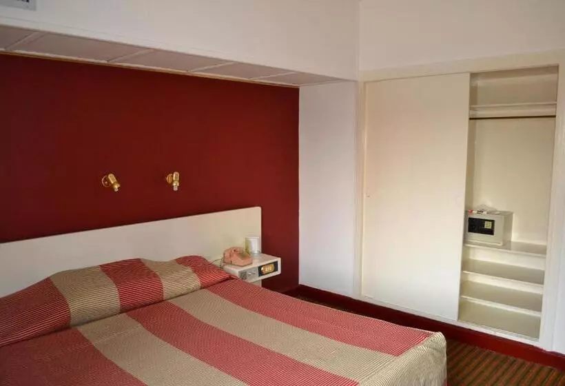 اتاق استاندارد سه نفره, Beirut Hotel Cairo