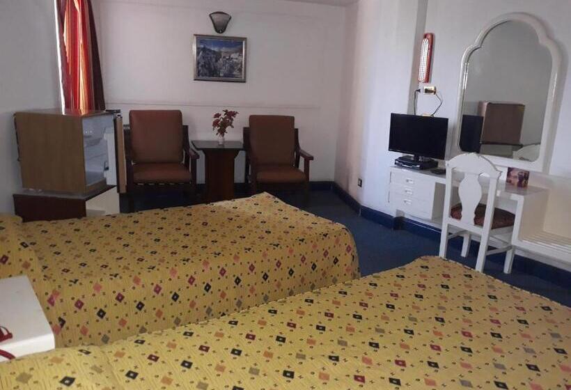 اتاق استاندارد سه نفره, Beirut Hotel Cairo