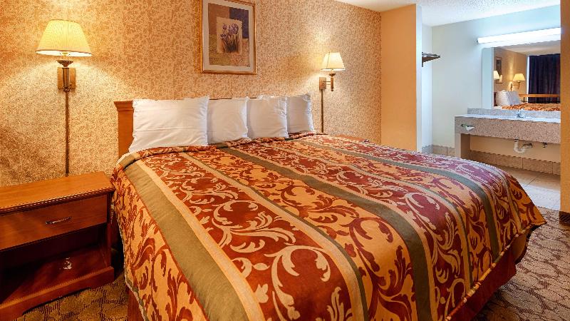 キングサイズベッドのスイートルーム, Best Western Tulsa Airport