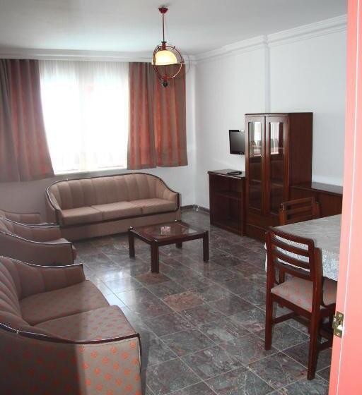 패밀리 룸, Billurcu