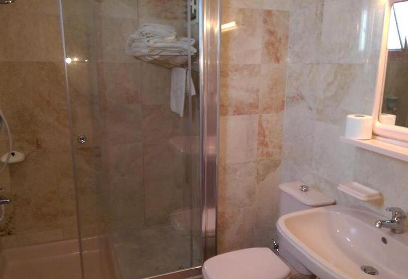 패밀리 룸, Billurcu