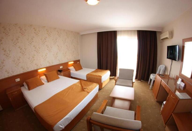 스탠다드 트리플 룸, Billurcu