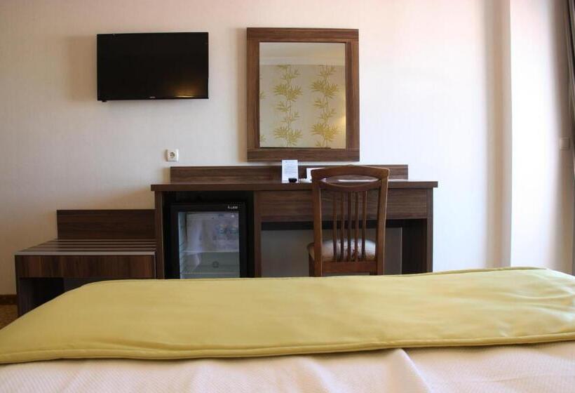 수피리어 트리플룸 바다 전망, Billurcu