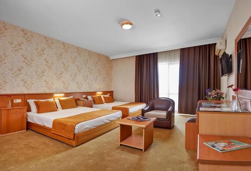 스탠다드 트리플 룸, Billurcu