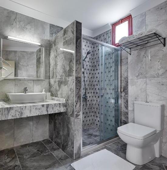 스탠다드 트리플 룸, Billurcu