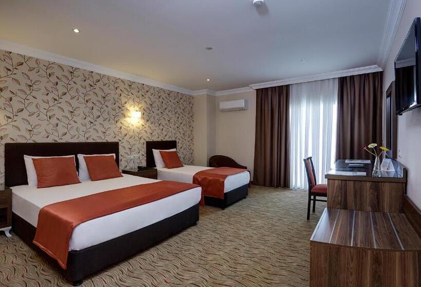 수피리어 트리플룸 바다 전망, Billurcu