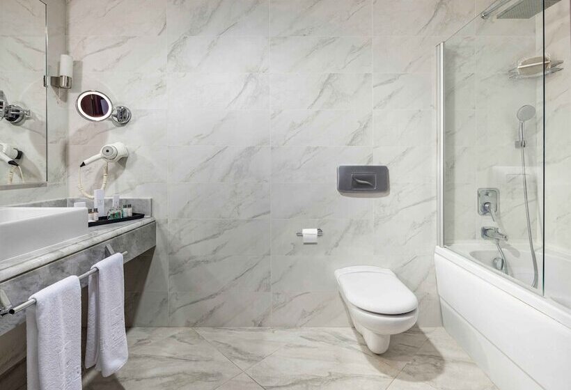 سوییت جونیور, Celik Palace Convention Center Thermal Spa