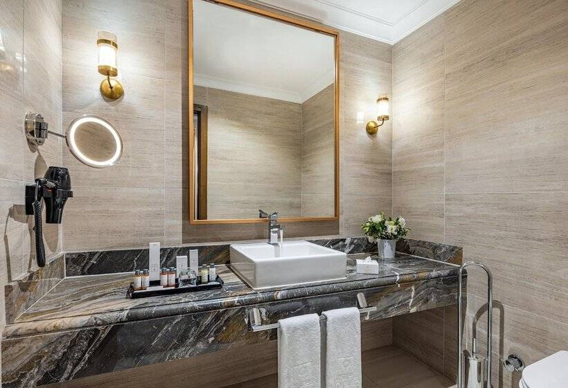 سوییت لوکس, Celik Palace Convention Center Thermal Spa