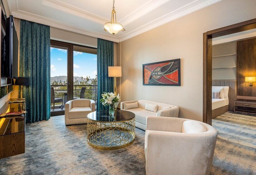 سوییت لوکس, Celik Palace Convention Center Thermal Spa