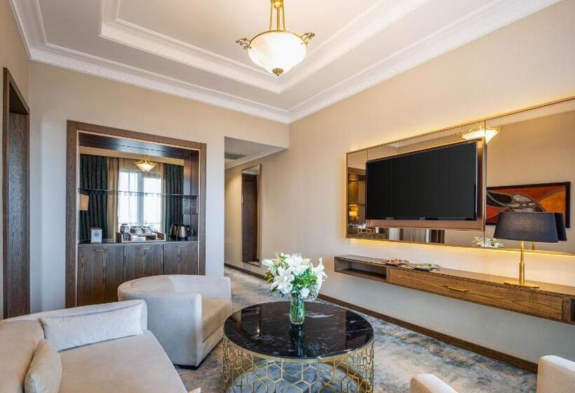 سوییت لوکس, Celik Palace Convention Center Thermal Spa