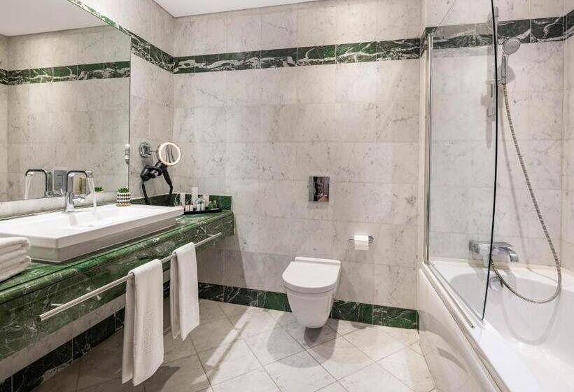 سوئیت با تخت بزرگ, Celik Palace Convention Center Thermal Spa