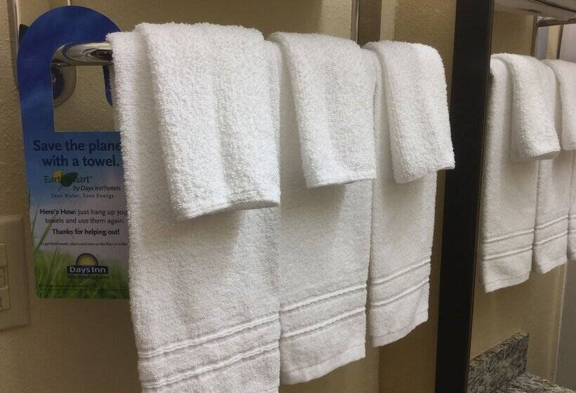 Номер Стандарт 2 Двуспальные Кровати, Days Inn By Wyndham Lawrenceville