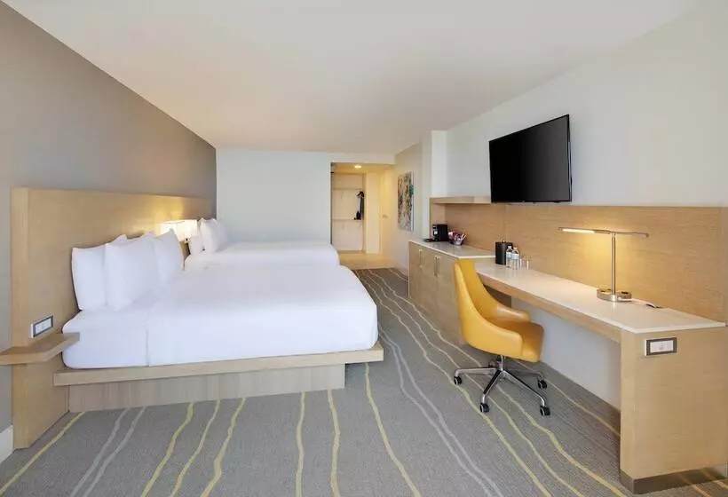 ２ダブルベッドのスタンダードルーム, Delta Hotels By Marriott Daytona Beach Oceanfront