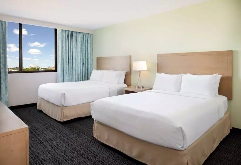 ２ダブルベッドのスタンダードルーム, Embassy Suites By Hilton Tampa Airport Westshore