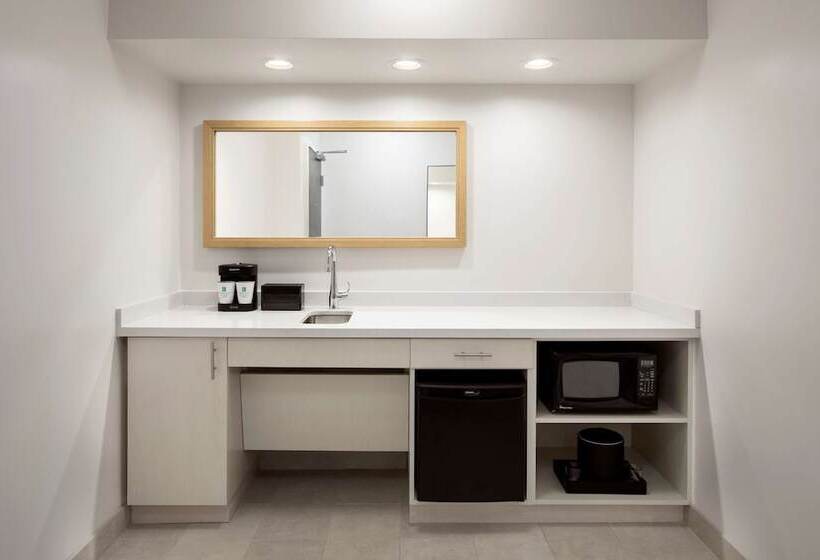 סוויטת 2 חדרי שינה, Embassy Suites By Hilton Tampa Airport Westshore