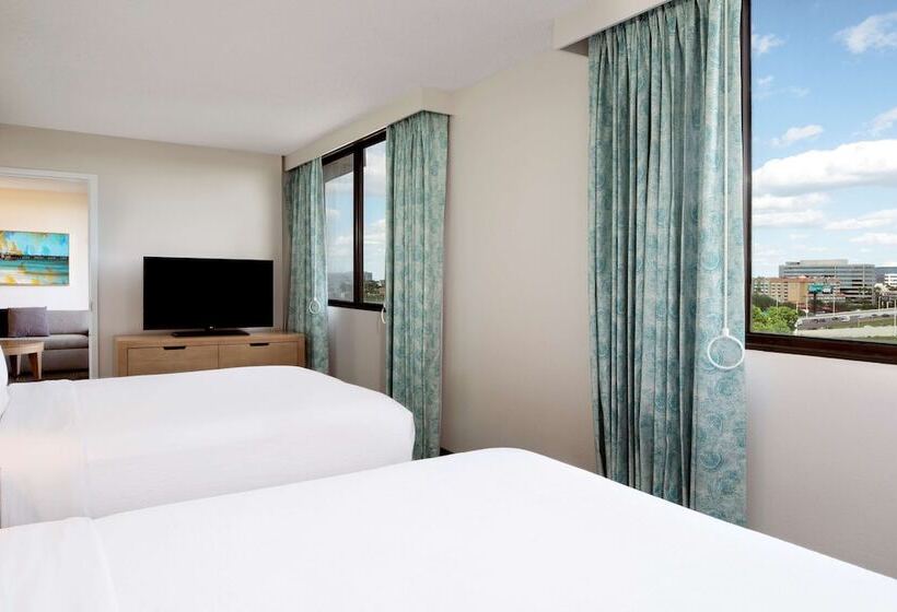 סוויטה מותאמת לאדם עם מוגבלויות, Embassy Suites By Hilton Tampa Airport Westshore