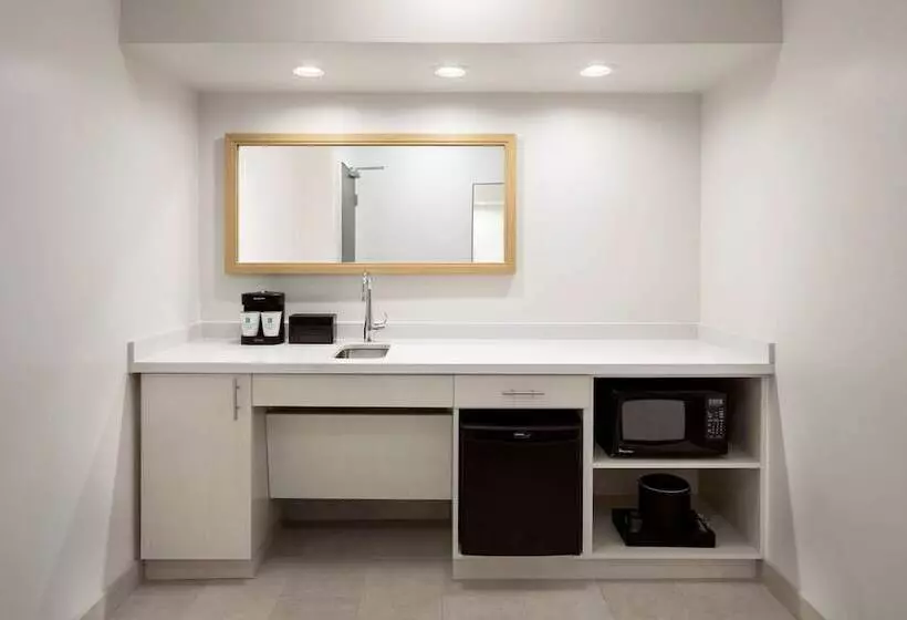 身障者適用スイートルーム, Embassy Suites By Hilton Tampa Airport Westshore