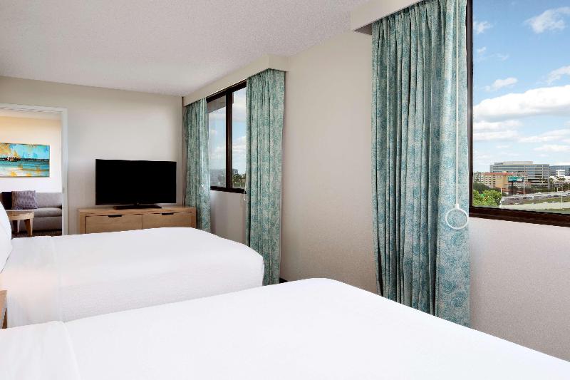 סוויטה מותאמת לאדם עם מוגבלויות, Embassy Suites By Hilton Tampa Airport Westshore