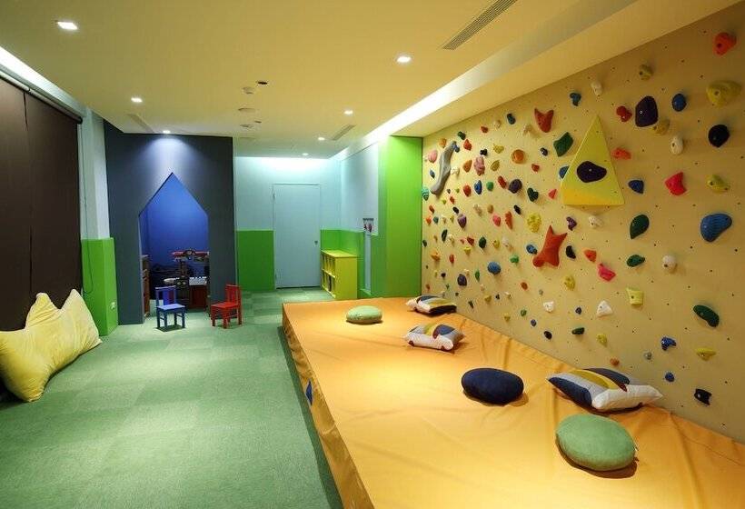 اتاق لوکس, The Grand