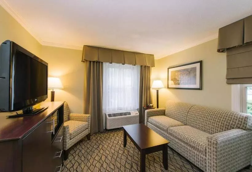 Sviitti, Holiday Inn Express And Suites Merrimack, An Ihg