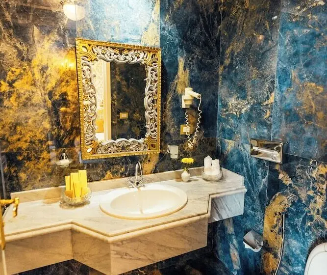 اتاق سوپریور با چشمانداز دریا, Le Metropole