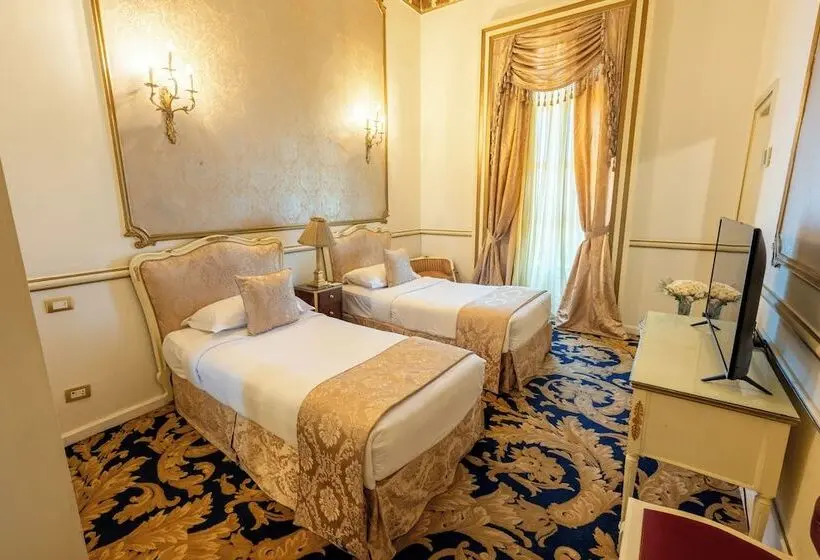 اتاق سوپریور با چشمانداز دریا, Le Metropole