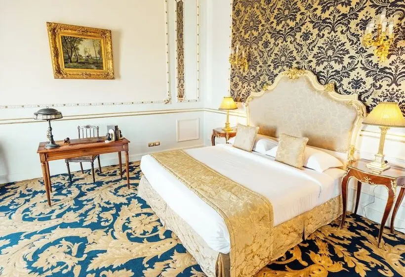 سوییت با چشمانداز دریا, Le Metropole