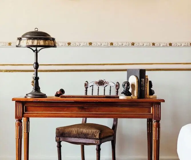 سوییت با چشمانداز دریا, Le Metropole