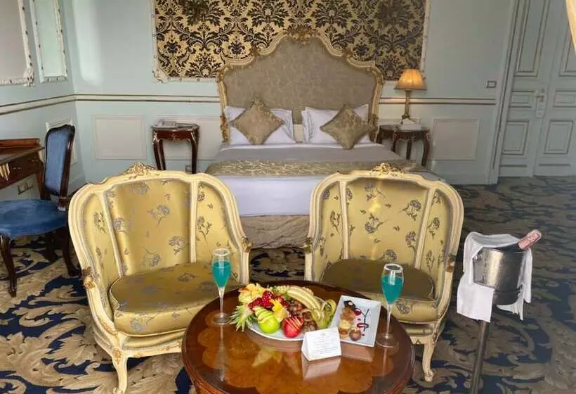 سوییت با چشمانداز دریا, Le Metropole