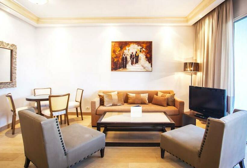 سوییت جونیور با چشمانداز دریا, Marhaba Club