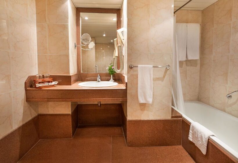 اتاق استاندارد با چشم‌انداز شهر, Pyramisa Hotel Luxor