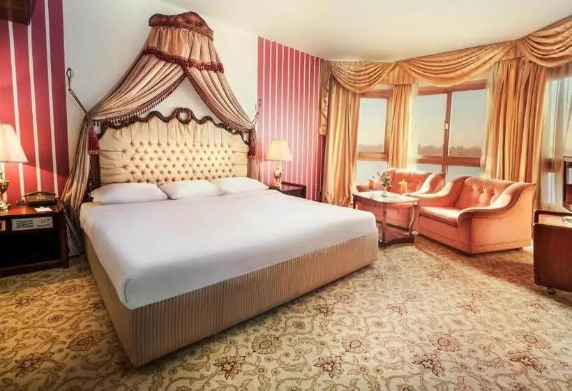 景色の見えるデラックスルーム, Pyramisa Hotel Luxor