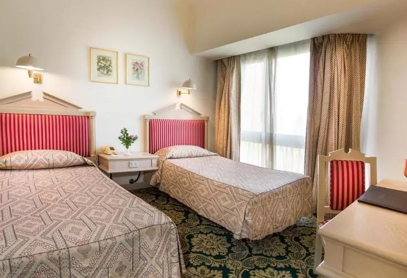 景色の見えるジュニアスイート, Pyramisa Hotel Luxor