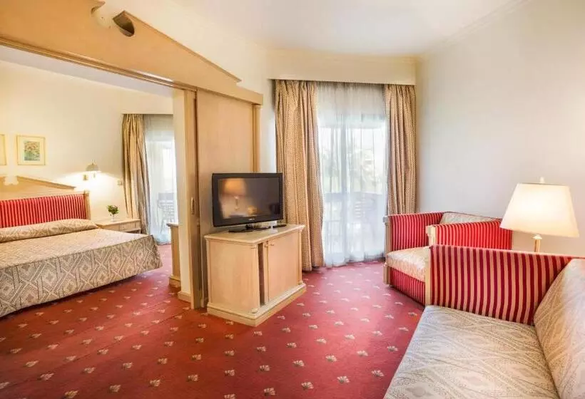 景色の見えるジュニアスイート, Pyramisa Hotel Luxor
