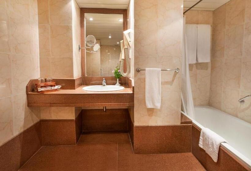 اتاق استاندارد یک تخته با چشم‌انداز شهر, Pyramisa Hotel Luxor