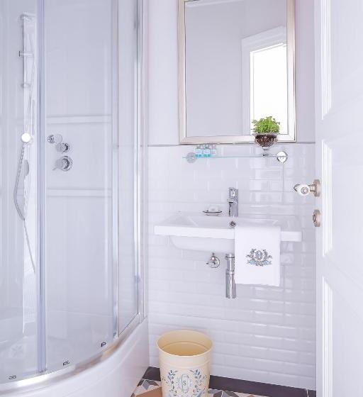 סוויטה, Splendid Palace