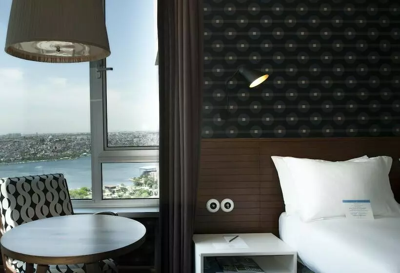オーシャンビュースーペリアールーム, The Marmara Pera