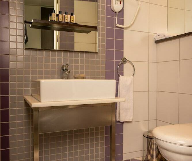 クラブルーム, The Marmara Pera