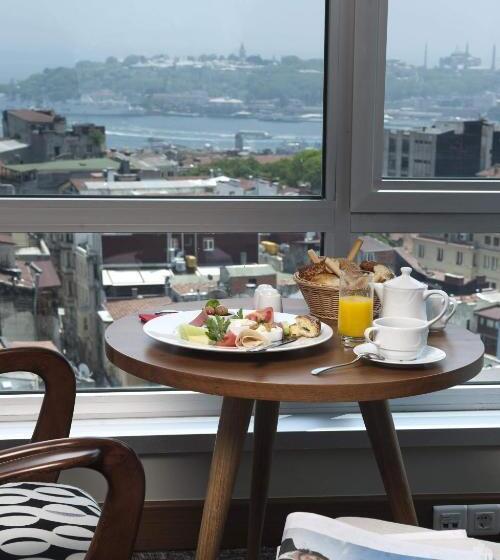 景色の見えるスイートルーム, The Marmara Pera