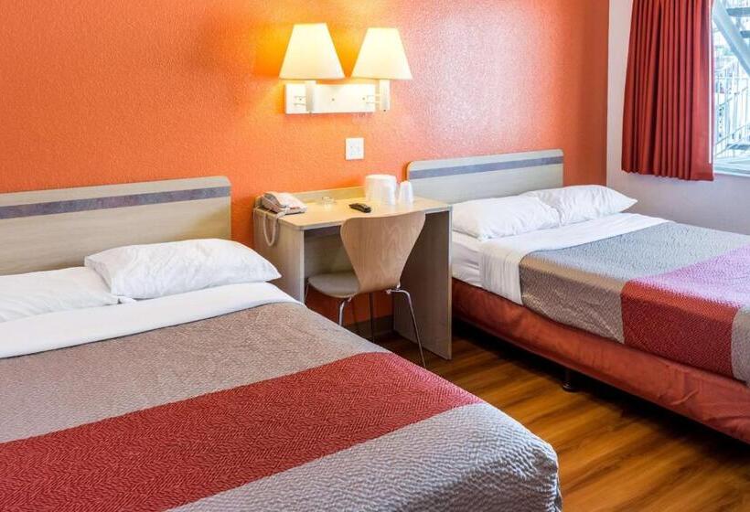 장애인을 위한 스탠다드 룸, Motel 6bakersfield, Ca  Convention Center