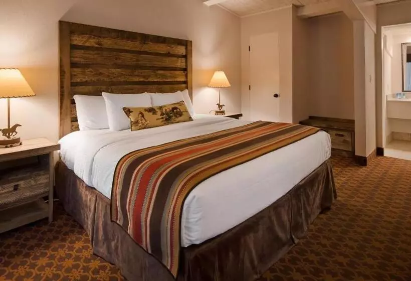 キングサイズベッドのデラックスルーム, Best Western Outlaw Inn